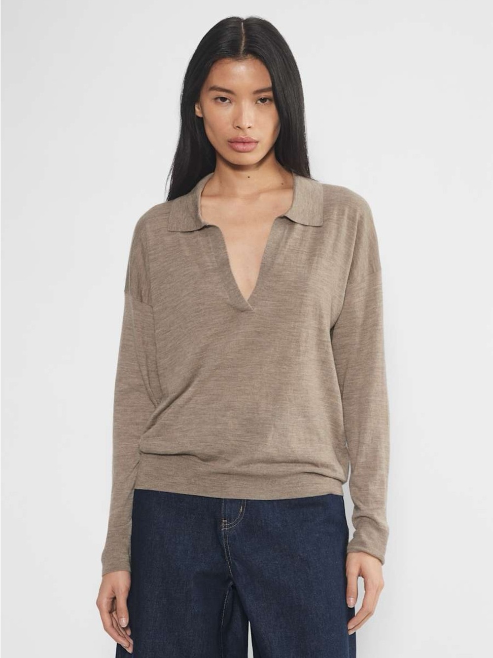 Aritzia Wilfred Clara Merino Wool V Neck Sweater in Tan Brown size Medium